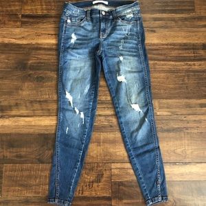 Like new! kancan skinny jeans with slit ankle